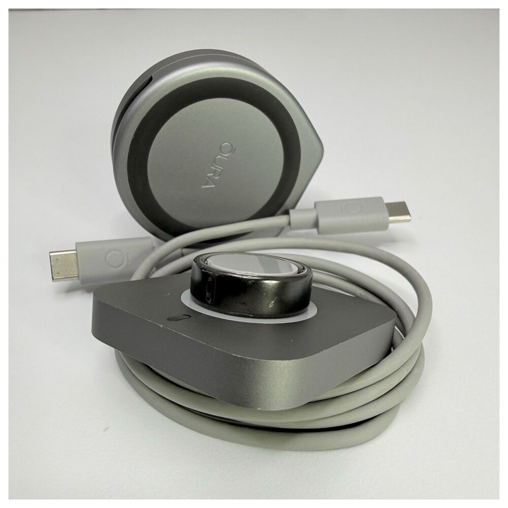Oura Ring 4 Stealth Size 9 + Wireless Charging Case Bundle - Battery Verified
